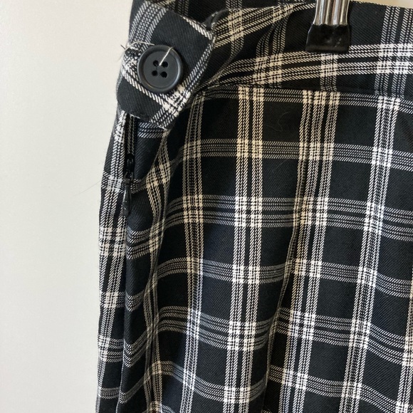 H&M Pleated Mini Skirt - Picture 3 of 3